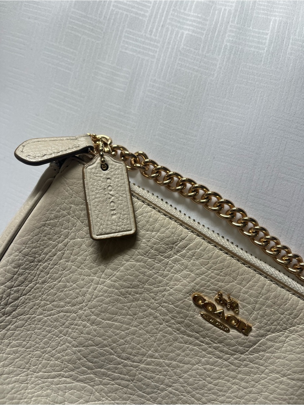 Coach Nolita 19 Cream Leather Shoulder Bag with Gold Chain Strap - Picture 5 of 5